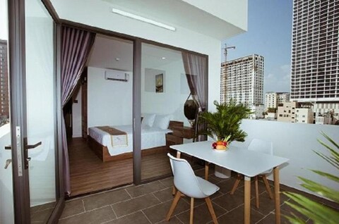 Lee Charming Hotel by ZUZU