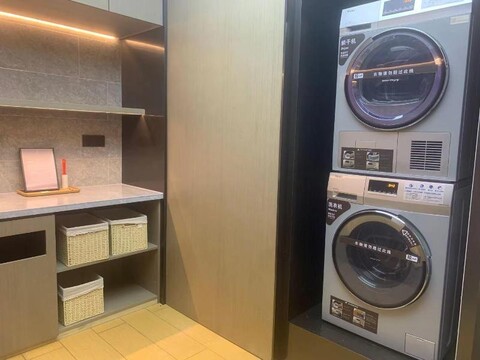 Ji Hotel (Shanghai Tangqiao Shimao Binjiang)