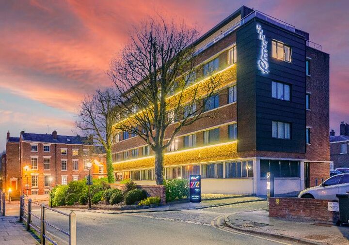 Roomzzz Chester City