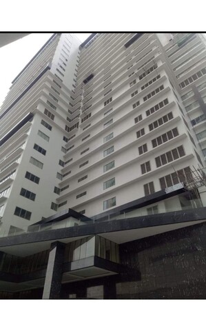 Capital O 804 The Residences at Bonifacio Civic Ce