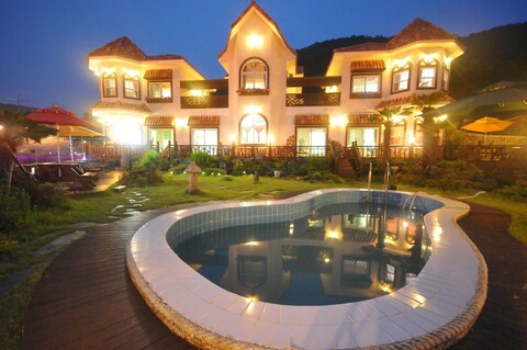 빨간지붕 프라하 펜션