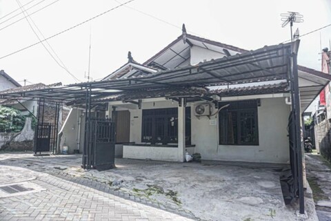 RedDoorz Syariah @ Berlian Homestay Wirobrajan