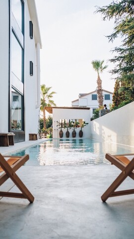 투 비 소셜 하우스