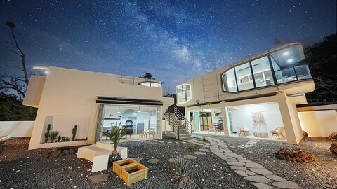 포항 나잇플라잇펜션