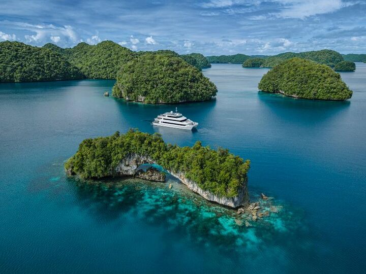Four Seasons Explorer Palau-i