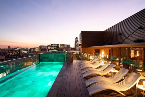 랍트웬티투 바르셀로나, 어 트리뷰테 포트폴리오  호텔