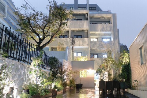 무겐자카 바이 트라노바