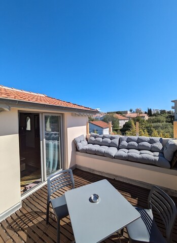 만다라 비치의 탑 플로어 스튜디오 르 니드 다무르