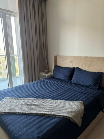 비즈니스 베이의 1BHK, 운하 전망