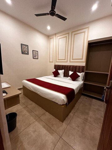 스리 마다브 스테이