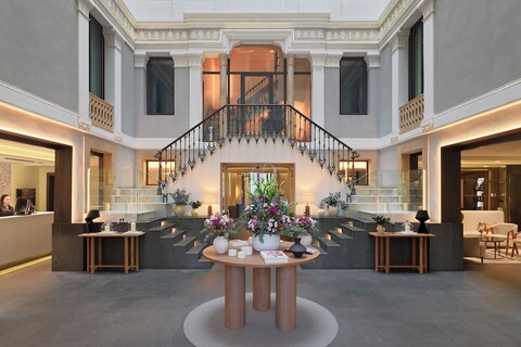 H10 우르키나오나 플라자