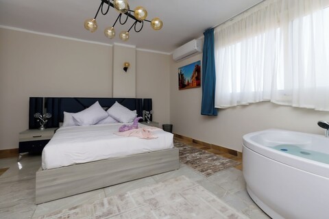 파노라마 피라미드 자쿠지