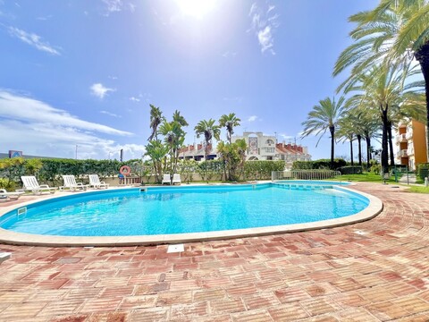 호밍의 수영장이 있는 알부페이라 모던 6