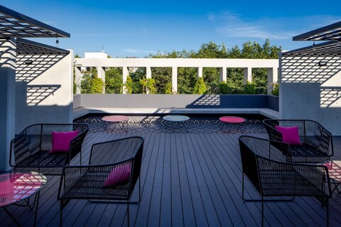 니우 모던 & 센트릭 로프트