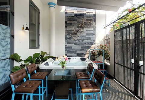 아로마 미케 비치