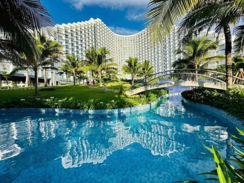 아레나 깜란 비치프런트 콘도텔