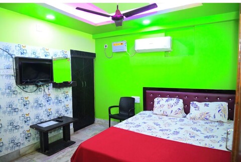 비치 근처 담스테이 호텔 아쇼카 로열