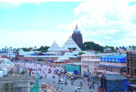 담스테이 호텔 산토시 인, 사원 근처에 있음