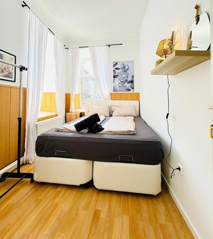 그룹을 위한 10베드룸 아파트, 라트하우스플라츠까지 8분