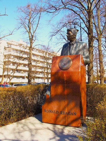 앰배서더 아파트먼트