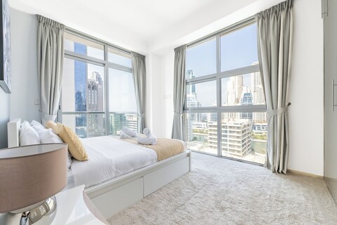 DEC의 마리나 뷰가 있는 워터프론트 3베드룸