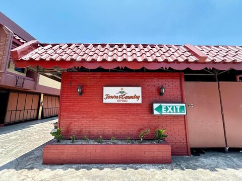 타운 앤 컨트리 레포소