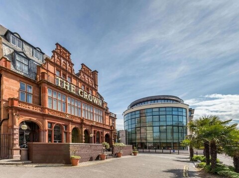 더 크라운 런던 호텔, 크리클우드 (북서 런던), 월드호텔 디스팅티브