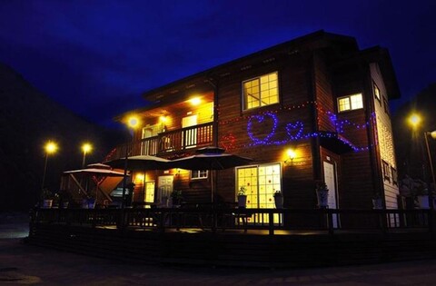 Wolakdeul Chrysanthemum Pension