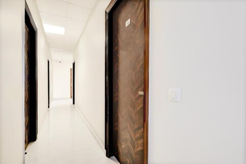 Hotel O Royal Palace