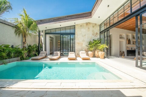 해변까지 5베드룸 빌라 세라이