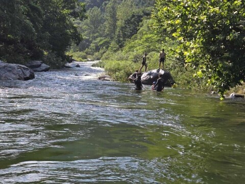 용추계곡의아침펜션