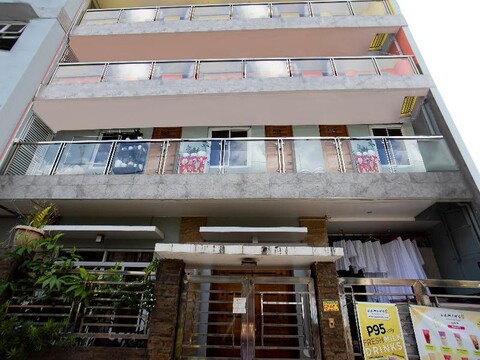 Vaccinated Staff - Capital O 806 Pattaui Residence