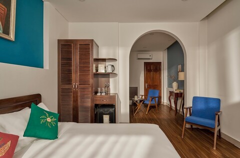 셰 미모사 프티트