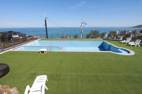 블루로드타운 펜션 하얀집동