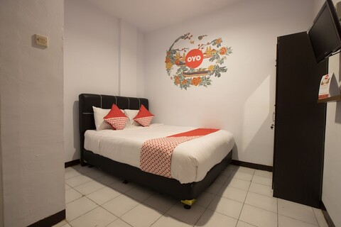 OYO 176 Near Cideng Virgo Residence