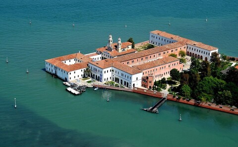 첸트로 소기오르노 산 세르볼로