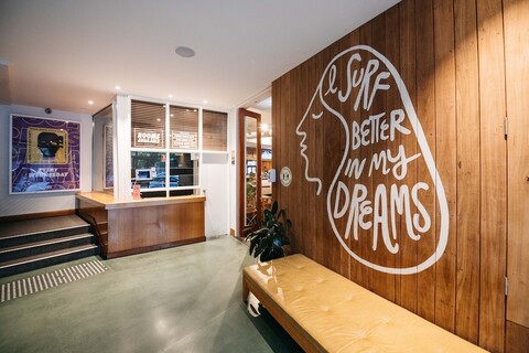 배리스 비치 로드 호텔