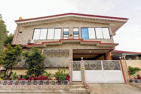 라 벨라도자, NAIA T1 공항 근처