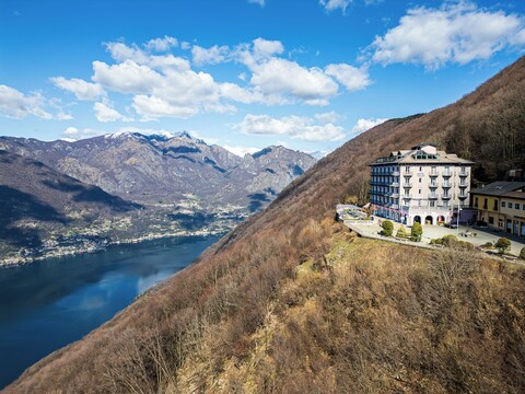 호텔 푸니콜라레