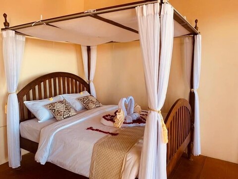 기리스 빌라 짐바란