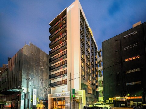 프리미어 나고야 천연 온천 사쿠라도리 출구