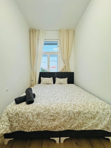 웨스트반호프 근처의 스타일리시한 4베드룸 아파트