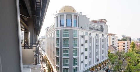 파와나 역에 있는 에어버스 호텔