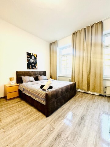 FAC 플라츠에서 몇 걸음 떨어진 밝은 3BR 아파트