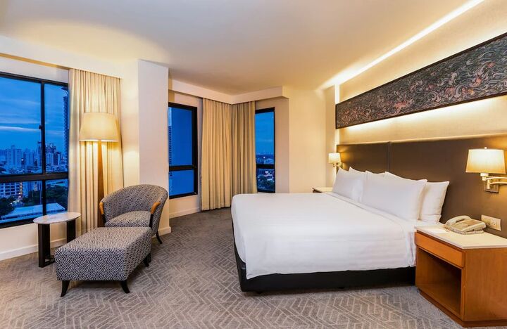 room detail thumbnail 1