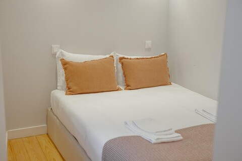 다운타운 어메이징 듀플렉스, 바이 베케이셔니