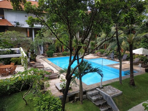 멜라스티 쿠타 비치 호텔 앤 스파