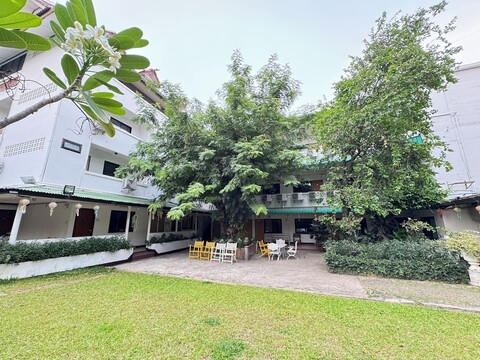 컬렉션 O 쿠 무앙, 타 패 게이트 근처 (구 라이 타이 게스트하우스)