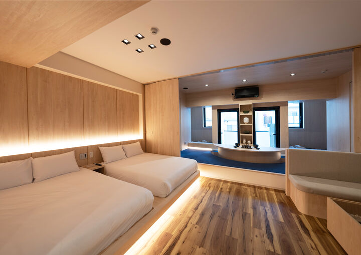 room detail thumbnail 2