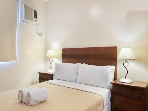 타운하우스 오크 메트로 마닐라, 오스메냐 고속도로 PNR 파사이 근처, 이전 아비텔 호텔